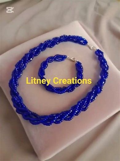 “From my ears to my neck — runako rwese rwakarukwa nema beads.” #AfricanJewellery #StyleWithBeads