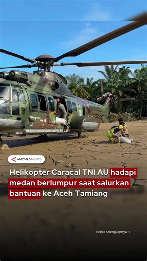 Helikopter Caracal TNI Angkatan Udara diterjunkan untuk menyalurkan bantuan logistik kepada warga terdampak bencana di Aceh Tamiang pada Jumat (19/12). Meski harus mendarat di medan berlumpur, distribusi bantuan tetap berjalan demi mempercepat penanganan di wilayah terdampak. Selain Aceh Tamiang, TNI Angkatan Udara juga menyalurkan bantuan ke Aceh Tengah, dengan masing-masing satu ton logistik didistribusikan ke Desa Segene, Lapangan Musara Alun, dan Desa Kekuyang. #TNIAU #HelikopterCaracal #Ban