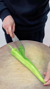 Capcicum Cutting Skills Chinese Way #reelsvideoシ #fbyシvideo #reelsviralシfb #deoシ #fbreelssfyp #reelsfacebook #trendingvedio #knifechineseskill #fbreelsfypシ゚viralvideo | knife Chinese skill