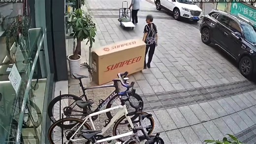 ยุคนี้คนเราใส่ใจสุขภาพกันมาก เผลอไม่ได้จริงๆๆ แม้แต่อาม่าก็ยังอยากออกกำลังกาย วิ่งจู๊ดดดด เลยยยย 😄😄😄 | Cycling Model