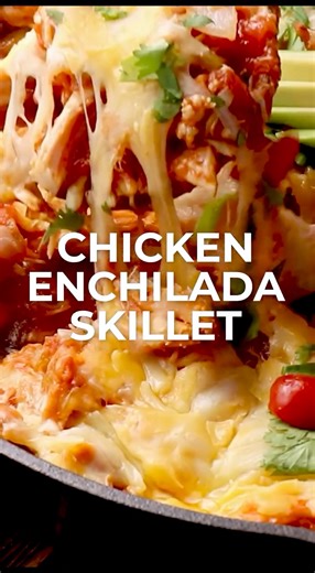 This one pan Chicken Enchilada Skillet is loaded with shredded chicken, tomatoes, green chilies and a creamy sauce! Enjoy a generous serving of this easy keto chicken recipe for under 5 net carbs! | The Best Keto and Low Carb Recipes