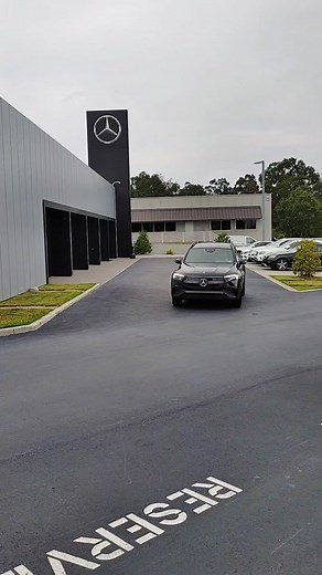 Revolutionizing Deliveries: Mercedes EQB300 EV Unboxing and Review