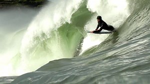 ''The Nuclear Plant'' : engagement absolu au nord de l'Espagne lors de la tempête Epsilon - Surf-Report