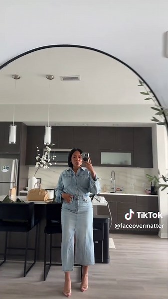 Levi's Denim Dress Review and Try-On