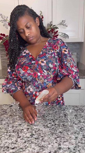 142K views · 5K reactions |  Grade from 1-10 Watch full video here ➡️ https://youtu.be/D1zNLBYDnc4Check out this stunning floral centerpiece I created using Dollar Tree items! | Elegantcreator.com | Facebook