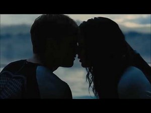 Katniss and Peeta - Kisses
