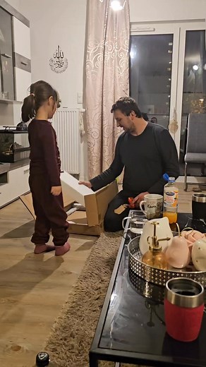 Sredimo zajedno uz šalu novi stol za dnevni boravak! 🥰❤️ | Arbnora Elezi