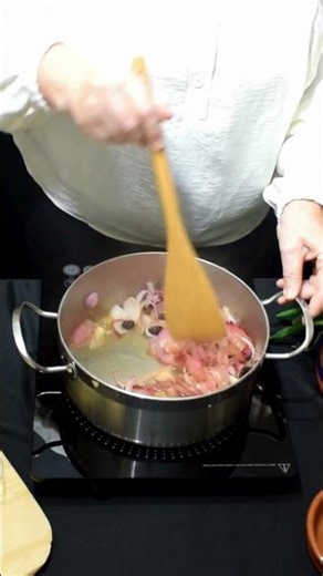 Homemade sweet and sour onions that improve any dish 🧅🍇