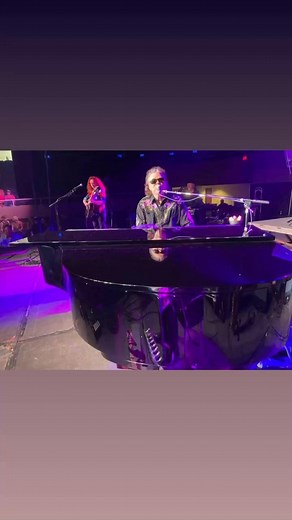 #countrymusicGood memories working with Ronnie Milsap and the band! Thinking this was 4 years ago! #Ronniemilsap #country music #nashvillemusicscene #pedalsteelguitar #saxophone #piano #bassguitar #acousticguitar #singerl #drums #electricguitar @jaimebrantley Rhonda Milton Hampton Rodney Edmondson Larry Hall #selmermarkvi Excel Pedal Steel Guitars Warren Gower | John Heinrich