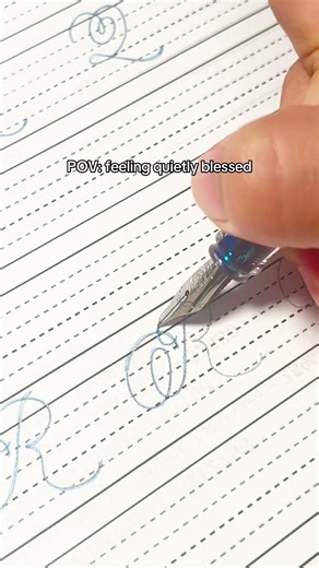 Cursive writing practice “r” #calligraphy #cursivewriting #handwritingpractice #learncursive