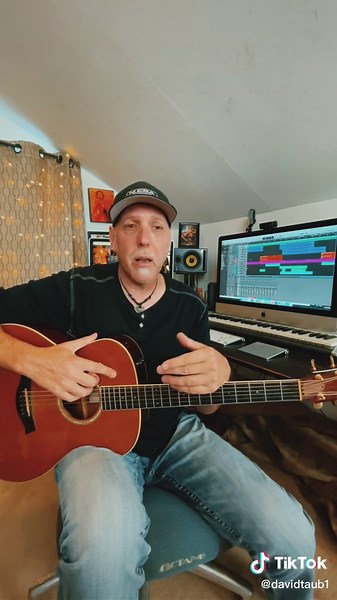 Easy Strumming Version of Hotel California by Eagles