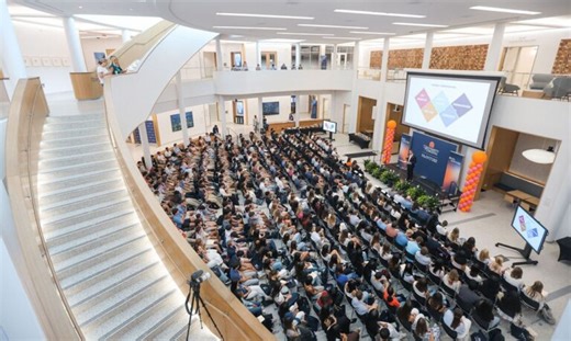 Hilton Supports McIntire’s COMMence Program, Strengthening a Growing Partnership and Second-Year Student Success