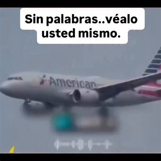 Fundacion Manos de los Angeles on Instagram: "Nuestros aplausos de pie y nos ponemos en el lugar del piloto donde la prioridad es la vida del niño ante todo. Que opinan uds como estuvo la edición del piloto en este caso. 🛑 PILOTO DE AMERICAN AIRLINES DESAFIA LA TORRE DE CONTROL PARA SALVARLE LA VIDA A UN NIÑO 🛑 Un video se ha hecho viral en redes sociales narrando la historia de un vuelo de Puerto Rico a Boston ocurrido el 10 de diciembre de 2025. Un niño a bordo comenzó a sufrir convulsiones 