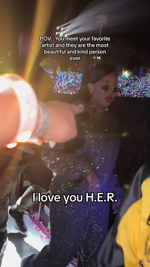 For some context: my husband surprised me with HER tickets in California!! Shes my favorite artist !! we flew over 2,500 miles from North Carolina to see her perform. We were in the front row Singing ALL of her songs with her! After she performed with Selena Gomez and Coldplay she was walking to go backstage and stopped to give me a hug and thank me because she saw me singing with her. I was absolutely a wreck. BEST DAY OF MY LIFE. I love you HER 😭 TY❤️❤️❤️❤️ #coldplay #HER #concert @H.E.R.