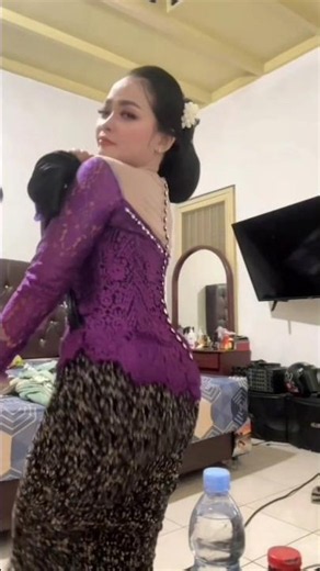 Atin #sinden #kebaya #hiburan #campursari #beranda #berandayoutube #wayangkulit