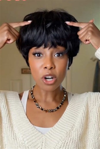 Sis 💓 the wig with OFFICIAL “Most Loved” status is here!👑 Bowl Cut Wig for you guys… ✨ NOW $31 (40% OFF) ✨Free shipping &e easy return #bowlcut #pixiecut #shorthair #wiginstall #livehighlights