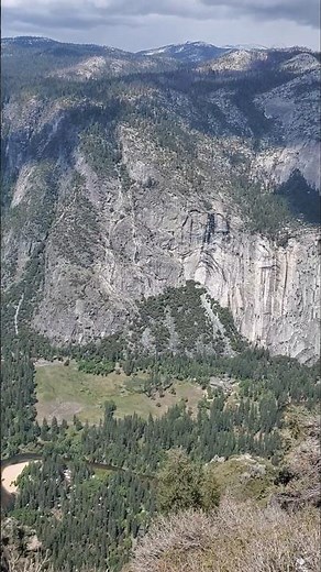 Looking down into Yosemite Valley from 4 Mile Trail, Yosemite National Park
