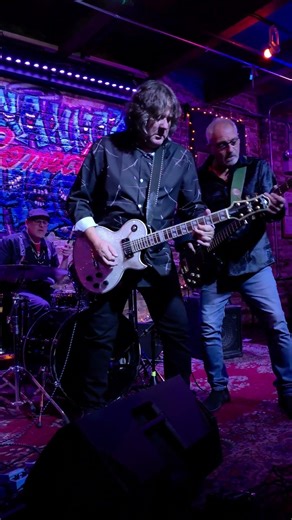 Street Corner Talking ‪@SeanChambersband‬ #savoybrown #kimsimmonds #bluesguitar #chicagomusicscene