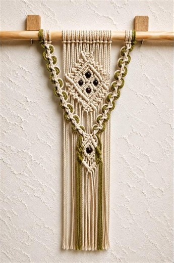 Macrame Wall Hanging #macramewalldecor #macramewallhanging #wallhanging #walldecor #macrame #diy