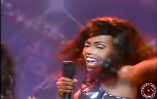 RaydioClassics on Instagram: "Happy Birthday to Dawn Robinson. Dawn Sherrese Robinson was born in New London, CT. During her childhood, Robinson sang in the choir. In 1980, Robinson aged 13 relocated to California, settling in the city of Oakland. In July 1989, Robinson auditioned for a female group. Robinson was one of four women selected to become part of the group which became En Vogue. The four began recording their debut album. In 1990, En Vogue reached No. 2 on the US Hot 100 with the sing