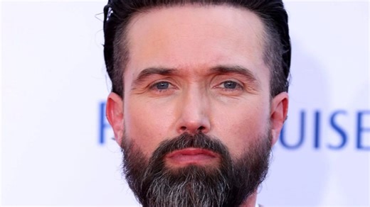 Emmett J Scanlan poses for selfie with A-list celeb pal on ‘special’ night