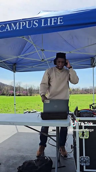 Berea College: Apply Now for No Tuition!