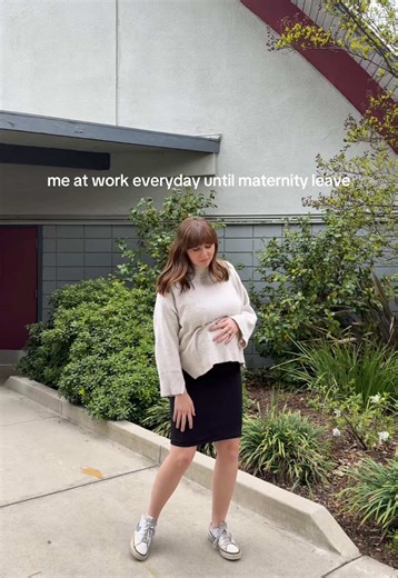 Working while pregnant is an Olympic sport at this point in pregnancy 😮‍💨 #pregnancy #pregnantiktok #thirdtrimester #workingmom