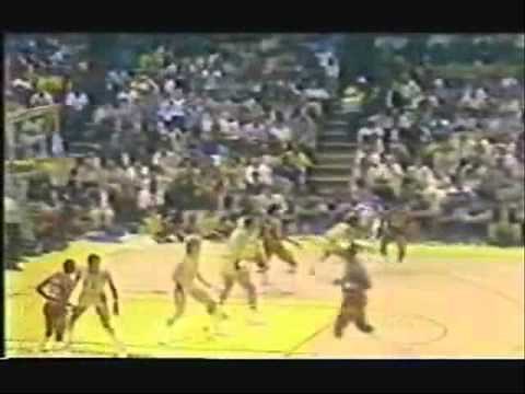 Kurt Rambis POSTERIZES Darryl "Chocolate Thunder" Dawkins (1982)