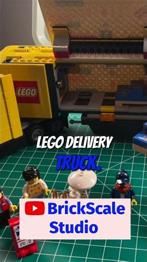 LEGO Delivery Truck #lego #afol #yellowdeliverytruck #forklift