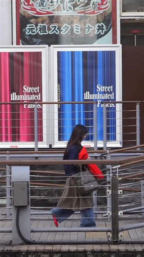 kii on Instagram: "📍阪急うめだ本店 3F シンガポール発のデザインスタジオ Beyond The Vines（ビヨンド ザ バインズ） の関西初ポップアップに行ってきました👜✨ BTVらしいカラフルでポップな店内は、入った瞬間から世界観に引き込まれる空間。 デザイン性だけじゃなく、機能性もしっかり兼ね備えたアイテムが揃っていて、 「毎日使いたくなる可愛さ」ってまさにこれだなって思った🥹 バッグや小物も、色使い・サイズ感・使い勝手まで本当に絶妙で、 実際に手に取って見ると良さがより伝わるはず。 📅 2/24（火）までの期間限定なので、気になる人はぜひ足を運んでみてね🫶 #beyondthevines #ビヨンドザバインズ #PR @beyondthevines @beyondthevinesjapan @aworldbeyondthevines"