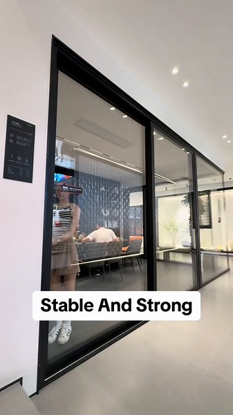 Check out this heavy sliding door. Although it is heavy, but it is smooth and stable. it's very th suitable for kitchen and outdoor garden. #aluminumdoorsfactory #gardendoor #safedoor #slidingdoor #aluminumdoors #villadoors #newhomedecor