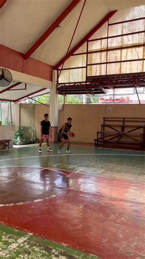 2.8M views · 40K reactions | Can you add this In your Bag? Behind the Back + Step Thru @johnmichaelPardo. #movingforwardbasketball #skillscoach #movingforwardeffect #realtrainingrealresults #footworkdrills | Moving Forward: Professional Skills Development | Facebook