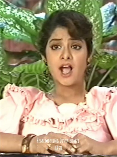 Divya Bharti 's Interview 1992 ( Rare ) Talking About Sri Devi #divyabharti #sridevi
