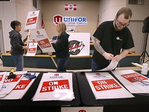 With deadline looming, Windsor casino workers prepare for strike action