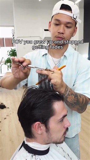 Master the Scissor Cut Middle Part Flow Technique #barber #taper #lineup