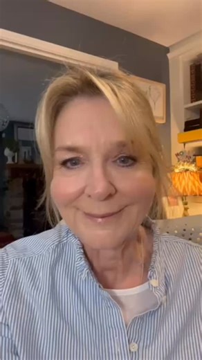 Fern Britton on Instagram: "#Ad Most smartphones are just too complicated for me. But I am loving my new Doro Aurora. It’s very user friendly not just in the set up but genuinely helpful. For example, I can make the font bigger, turn up the volume properly and it evens connects to my hearing aids. (Or disconnect when I want some peace😄 ). Some phones feel that the tech is working against me but the Doro is more like a helpful friend. Check the Doro range out @doro_uki website or visit your loca