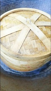 Steamed bullfrog with garlic and chili pepper. #苗族小宇 #reels #cook #food | 苗族小宇