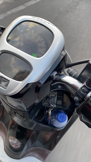 Understanding Motorcycle Speedometers and Fuel Indicators