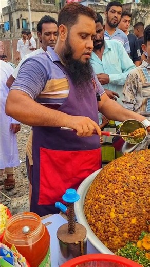 Bangladesh’s Best Chola Boot Makha! 😋🌶️ #CholaBootMakha #StreetFood #BangladeshFood