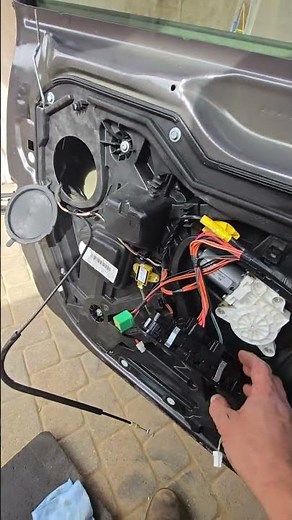 Dodge Caravan Window regulator replaced