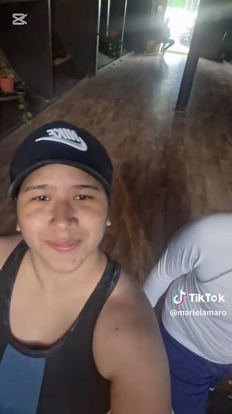 Mundo de los niñas 🏊‍♀️💞. #vlog#piscina#pareja