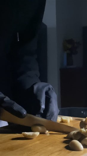 Daily Portion on Instagram: "Already drooling? Better get yourself prepared for the 28th of December. 📍107/1, Duplex building, lane beside Car house, kakrail, Dhaka. #food #bizfest2025 #mealprep #ehub"