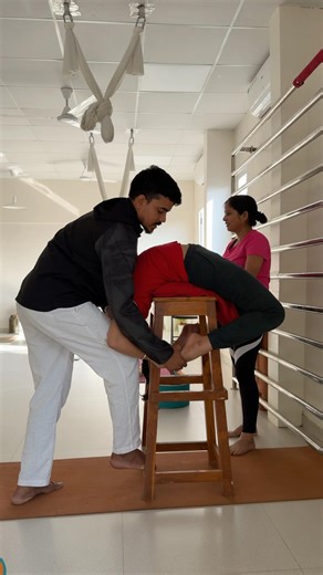 Backbending with backbending bench support
