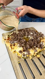 A genius way to make shepherd's pie I used a combination of at home ingredients to make this amazing shepherd's pie. This recipe is so delicious! To make this dish, use a bundt pan and add together mashed potatoes, green beans, ground beef, carrots, and cheese. | The Jenn Show