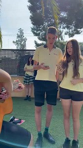 ¿Os imagináis a The Beatles cantando en alemán? Pues aquí tenéis un pequeño adelanto de los ensayos del proyecto final de alemán en el que los alumnos de 4° de ESO cantan el tema “I want to hold your hand”. ¡Increíble! #Colegio #RivasLuna #EscuelaInfantil #Campanilla #ESO #educacion #concertada #educacio #responsabilidad #enseñanza #aleman #thebeatles #pop#versiones #musica #music #laeliana #leliana #Valencia | Colegio Novaschool Rivas Luna