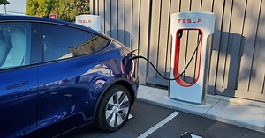 US electric vehicle jobs exploded in 2021, clean energy jobs grew – and fossil fuel jobs shrunk