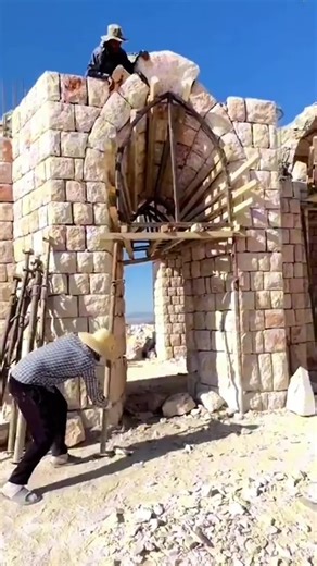 Traditional Building Style 🏢 #unitedstatesofamerica #facts #usareels #reels #construction