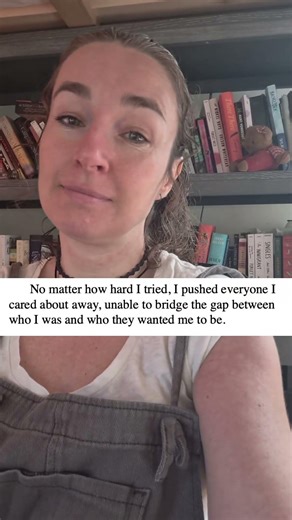 The Pain of Not Fitting In: A Nonbinary 90s Coming-of-Age Story 🏳️‍🌈