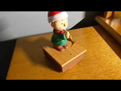 Hallmark Wireless Peanuts Band: Linus Playing the Trumpet 2012