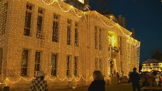 Want to see the 'best Christmas lights'? | Take a tour of the 'Twinkliest town in Texas'